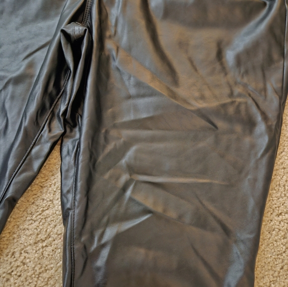 Old Navy Black High-Rise O.G. Straight Pants Women's Size 18 Faux Leather - Picture 8 of 14